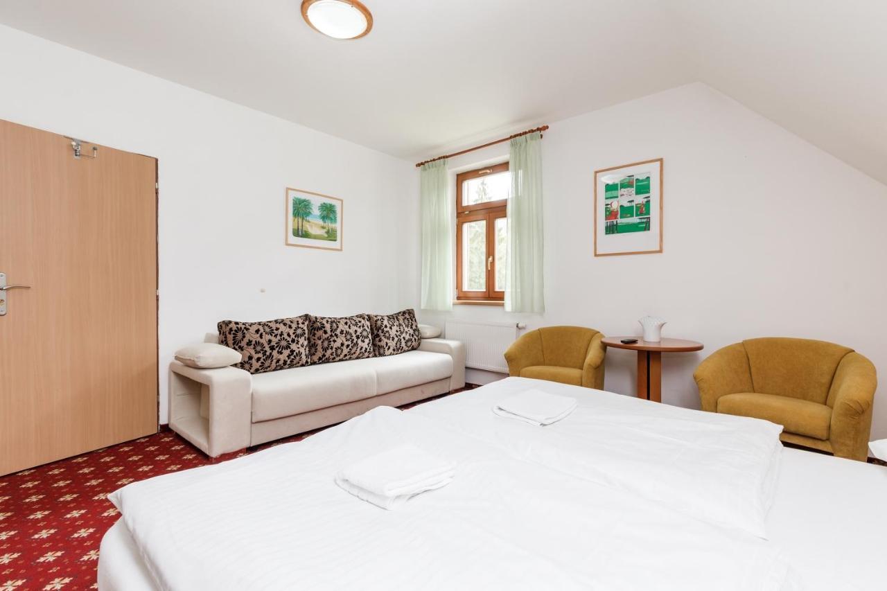 Farma Hory Hotel Karlovy Vary Exterior photo