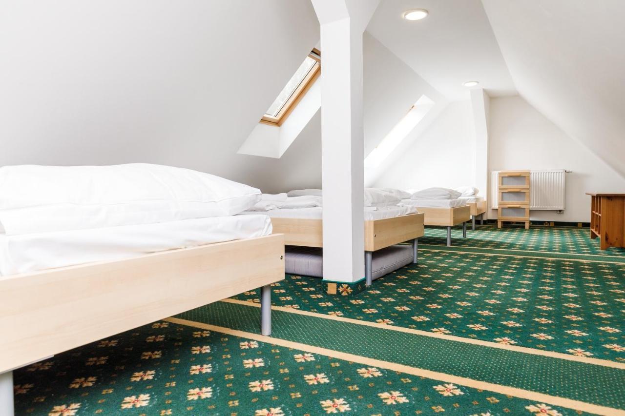 Farma Hory Hotel Karlovy Vary Exterior photo