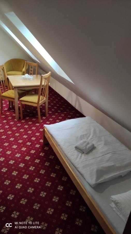 Farma Hory Hotel Karlovy Vary Exterior photo